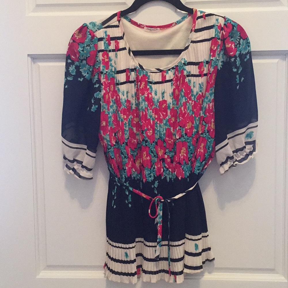 Elegant Floral Pleated Top
